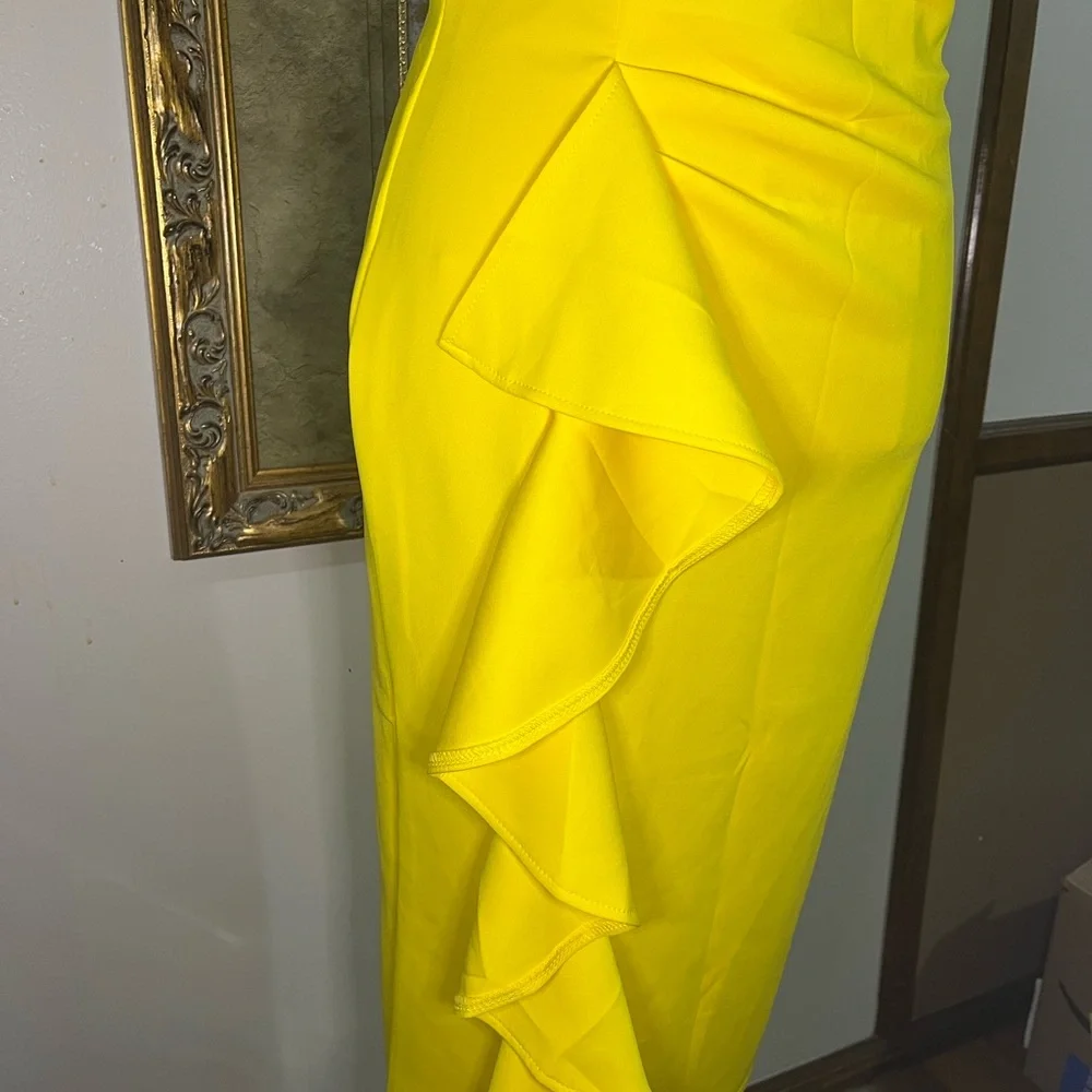Elegant Yellow Ruffle Dress - Picture 6 of 16